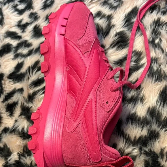 NWT NIB Cardi B Classic Leather Cardi V2 Reebok Women's Pink/Fus Casual - Picture 2 of 8